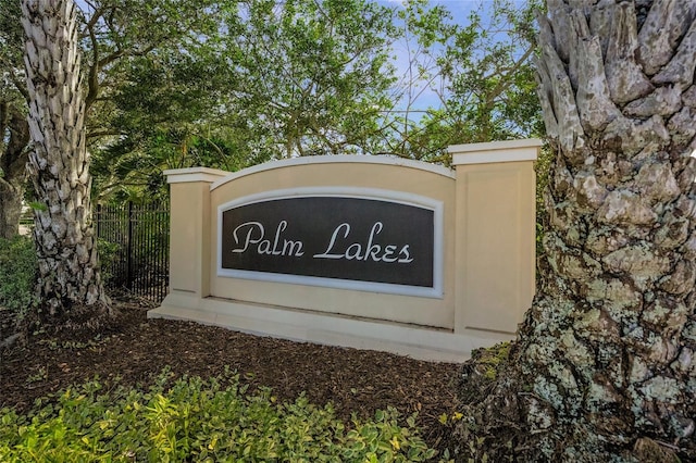 view of community / neighborhood sign