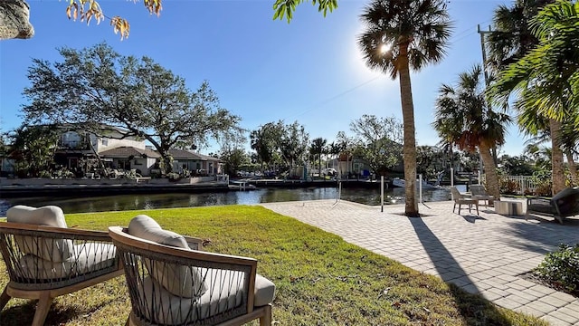 view of yard featuring a water view