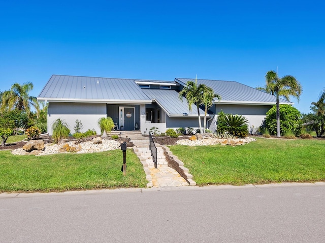 view of front of house with a front yard