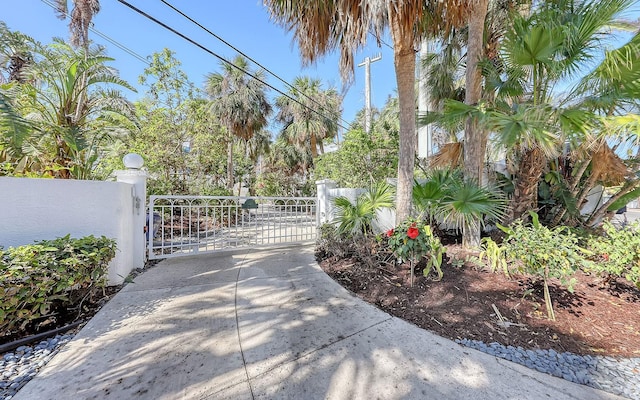 681 Casey Key Rd, Nokomis, FL 34275 - view of gate