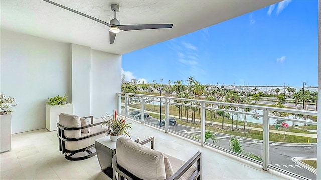 balcony featuring ceiling fan