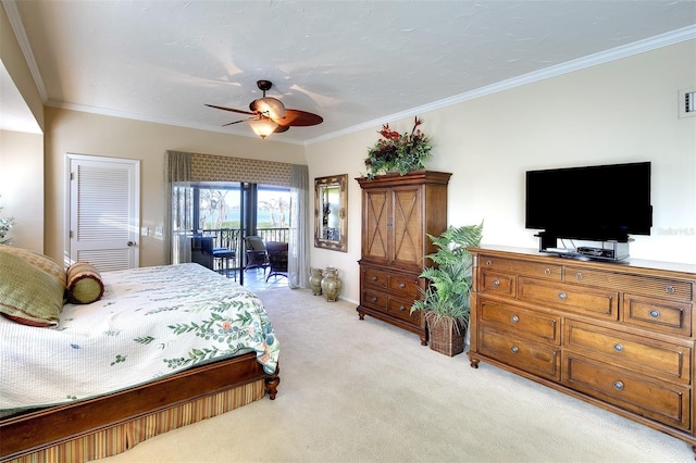 bedroom featuring a closet, light carpet, crown molding, and ceiling fan