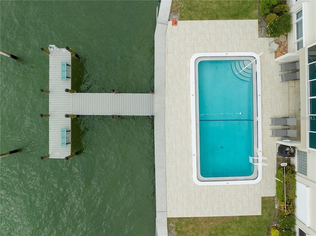 view of swimming pool