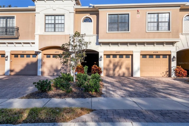 view of front of house featuring a garage