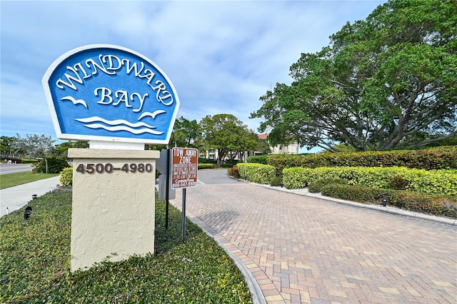 view of community / neighborhood sign