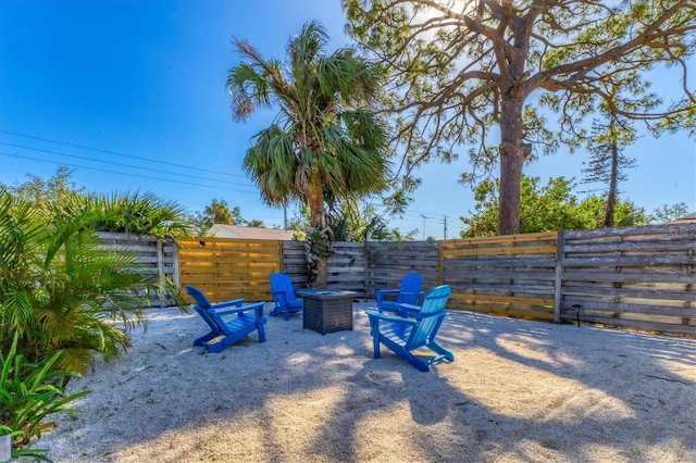 view of yard featuring a patio area