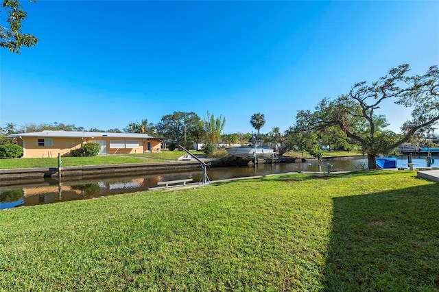 view of yard featuring a water view