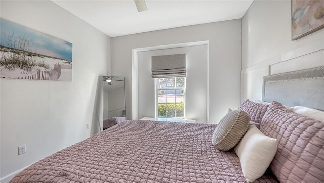 bedroom with ceiling fan