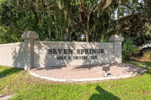 view of community / neighborhood sign