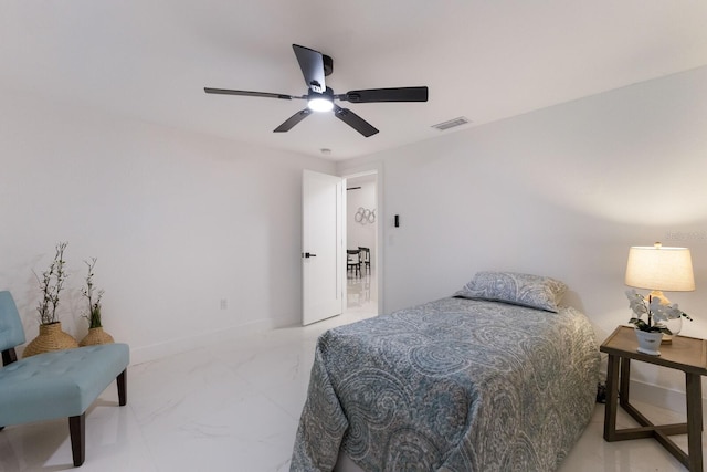 bedroom with ceiling fan