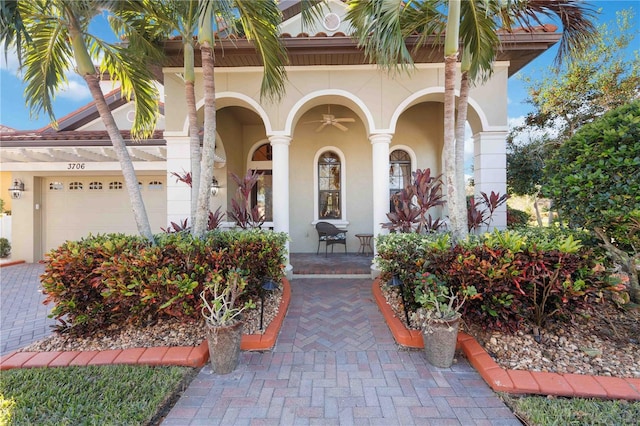 view of front facade with a garage