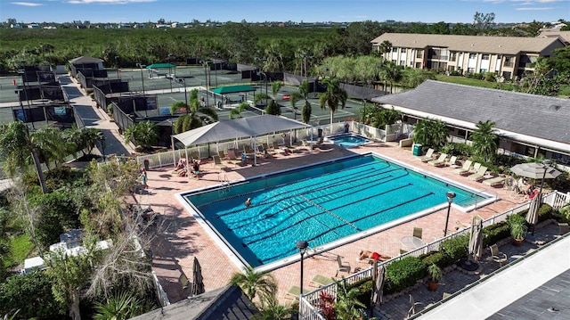 view of swimming pool