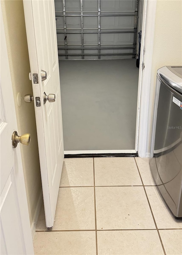 4042 Kingsfield Dr, Parrish, FL 34219 - view of garage