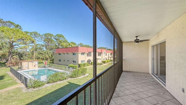 balcony featuring ceiling fan