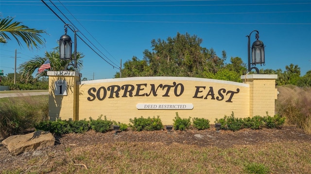 view of community / neighborhood sign