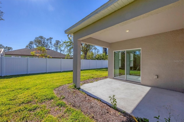 view of yard with a patio area