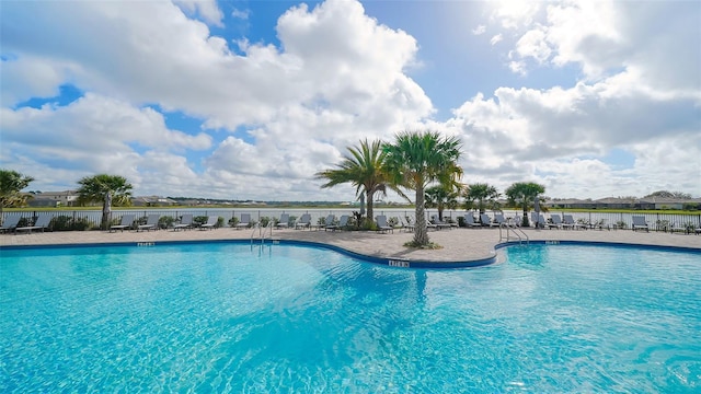 view of swimming pool