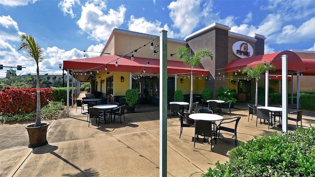 1014 Overlook Ct, Bradenton, FL 34208 - view of patio featuring outdoor dining area