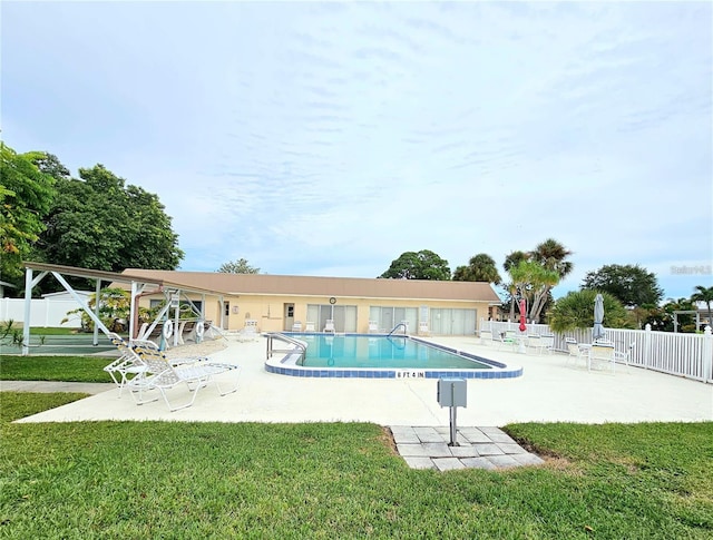 665 Park Cir Unit 58, Bradenton, FL 34207 - community pool with a patio area