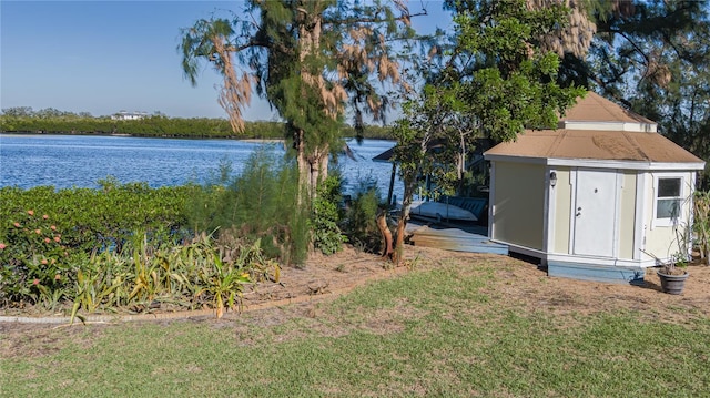 view of yard with a water view