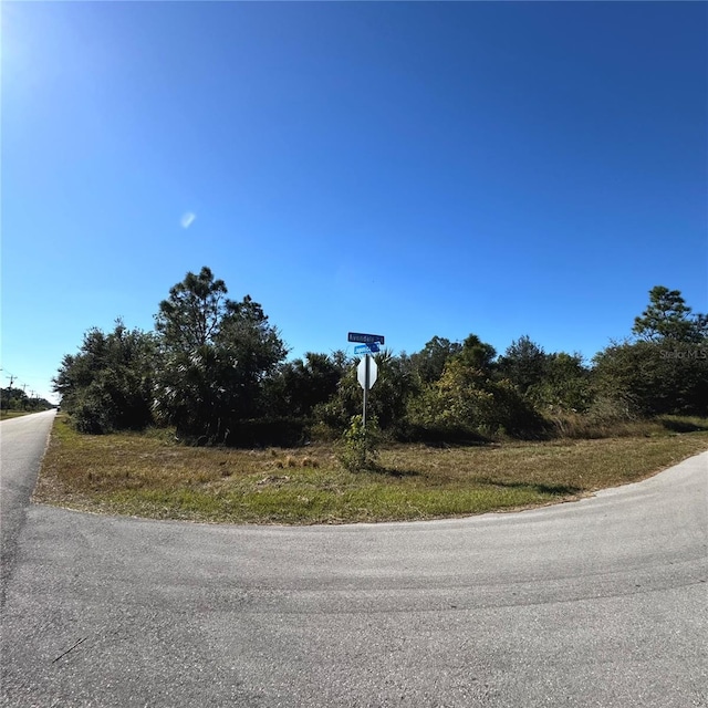 Listing photo 2 for 912 Avondale St E, Lehigh Acres FL 33974