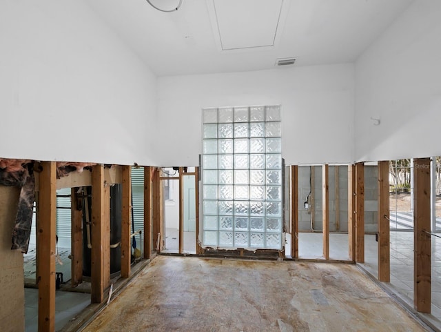 611 Hibiscus Way, Longboat Key, FL 34228 - misc room with visible vents and plenty of natural light