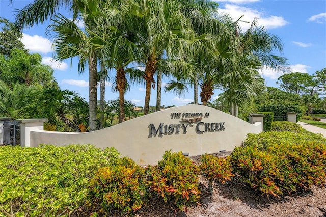 view of community / neighborhood sign