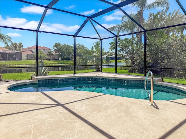 13951 Wood Duck Cir, Lakewood Ranch, FL 34202 - swimming pool featuring a water view, a patio, and glass enclosure