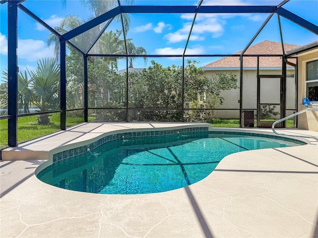 13951 Wood Duck Cir, Lakewood Ranch, FL 34202 - outdoor pool featuring a lanai and a patio area