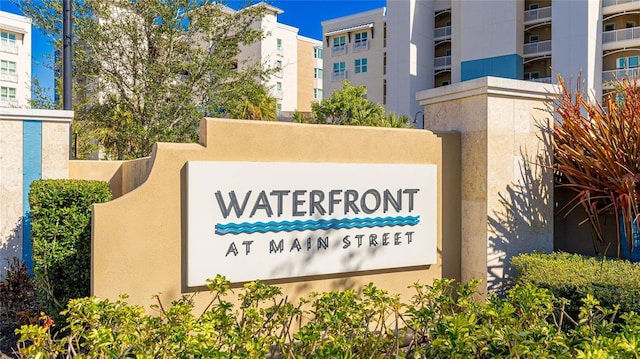 view of community / neighborhood sign