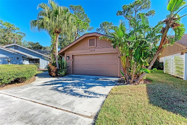 view of front of home featuring a front lawn