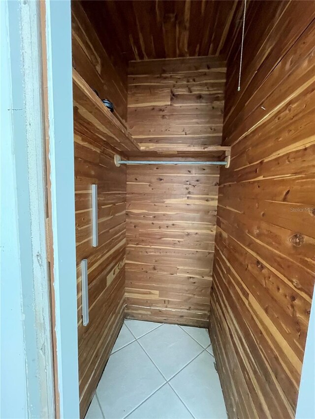 walk in closet featuring light tile patterned floors