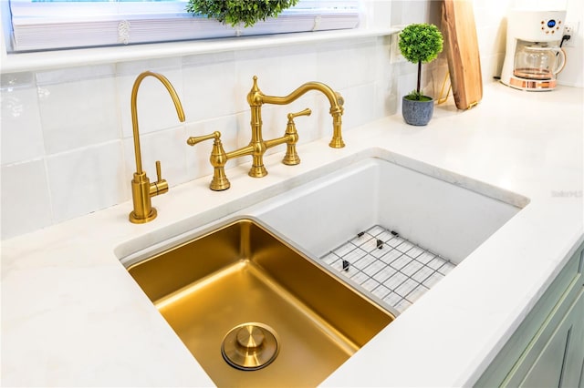 room details with tasteful backsplash and sink