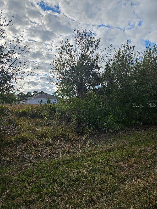 Listing photo 3 for Skyview Dr, North Port FL 34291