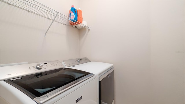 4326 Tamarind Pl, Bradenton, FL 34203 - washroom with independent washer and dryer