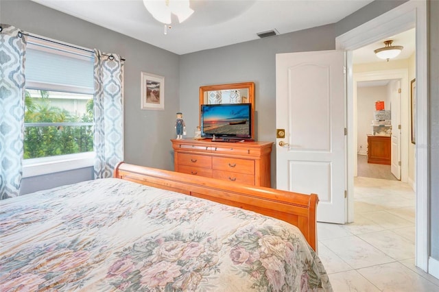 bedroom featuring ceiling fan