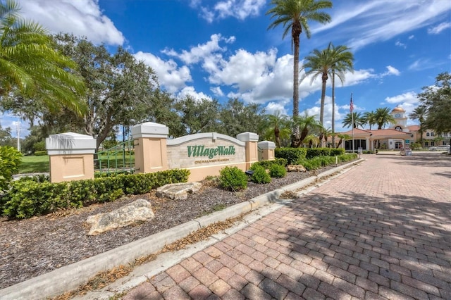 view of community / neighborhood sign