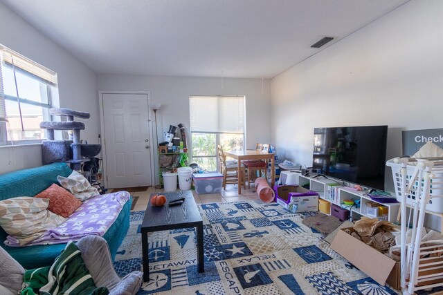 1038 25th St, Sarasota, FL 34234 - view of living area