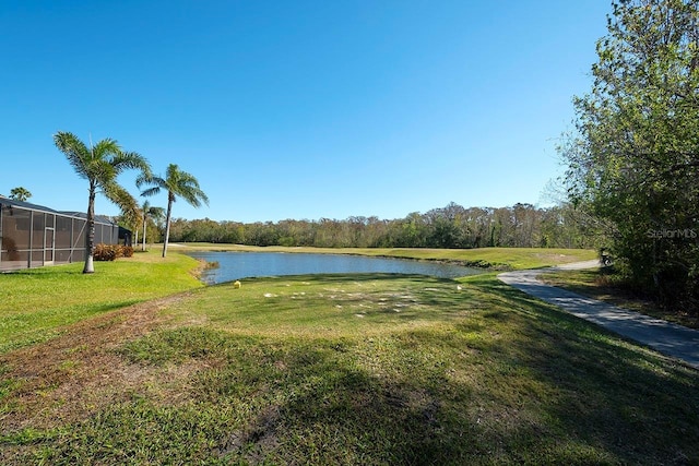 view of yard featuring a water view