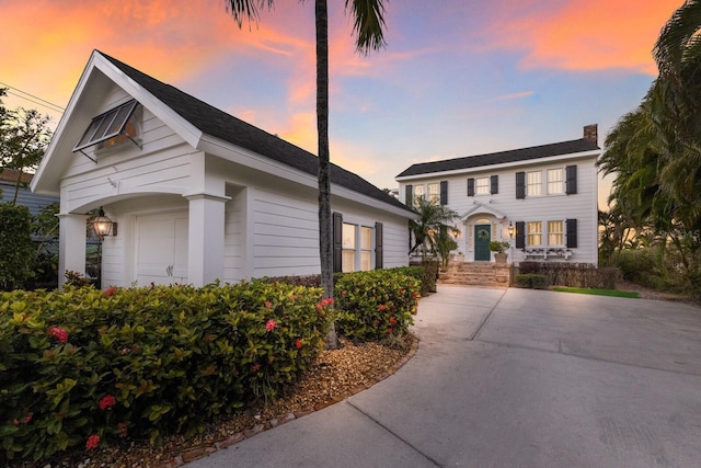 view of front of property