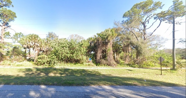 Listing photo 2 for 821 College Ave W, Ruskin FL 33570