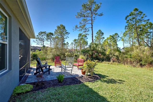 view of yard featuring a patio