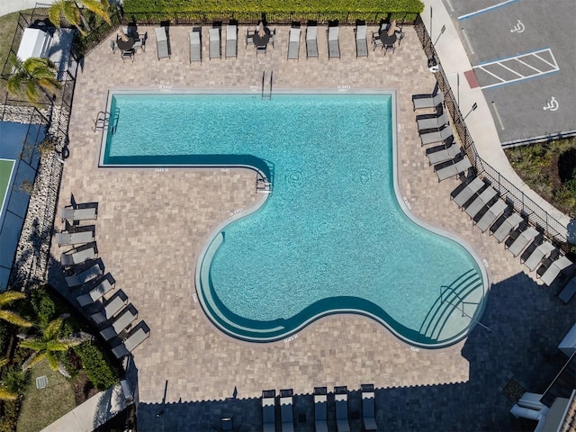 view of swimming pool