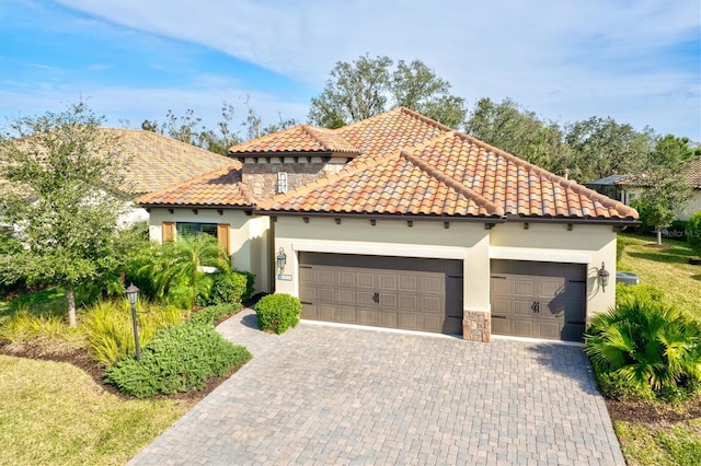 view of front of house with a garage