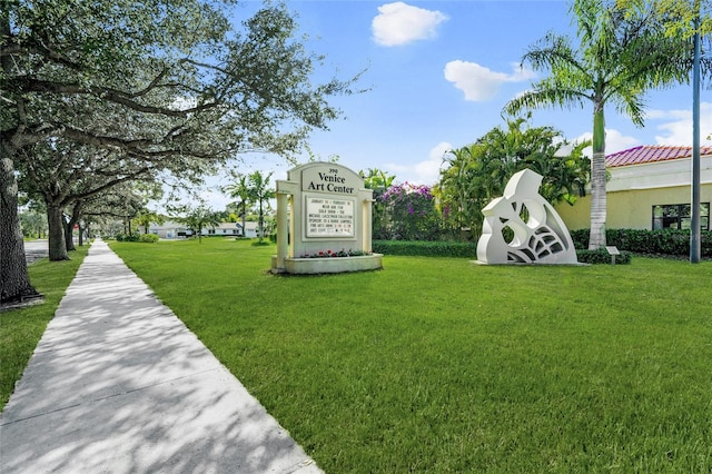 584 Beverly Rd, Venice, FL 34293 - view of grassy yard