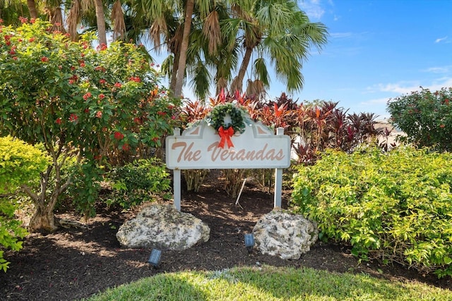 view of community / neighborhood sign