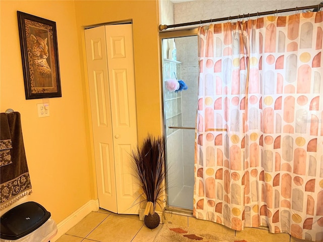 5630 3rd St W, Bradenton, FL 34207 - bathroom with a shower with curtain and tile patterned flooring