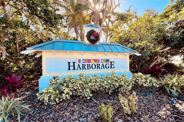 view of community / neighborhood sign