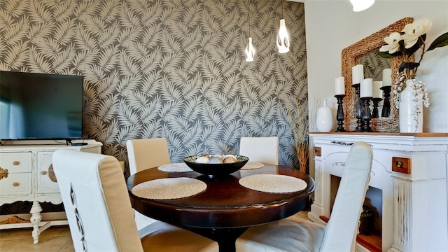 4046 Overture Cir Unit 4046, Bradenton, FL 34209 - dining space featuring wallpapered walls and an accent wall