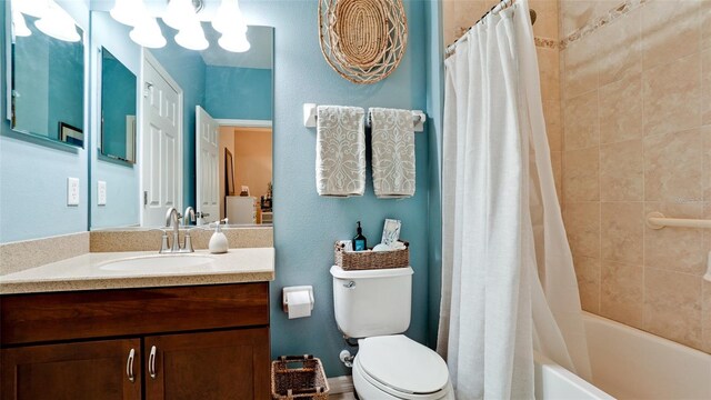 4046 Overture Cir Unit 4046, Bradenton, FL 34209 - full bath featuring vanity and shower / bathtub combination with curtain